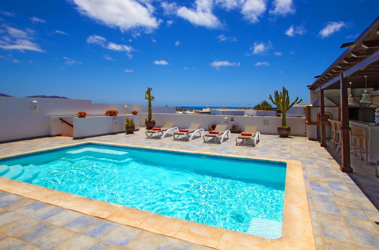 Las Chimeneas Playa Blanca  Exterior photo