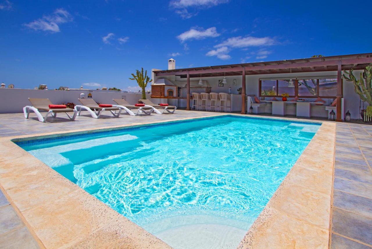 Las Chimeneas Playa Blanca  Exterior photo