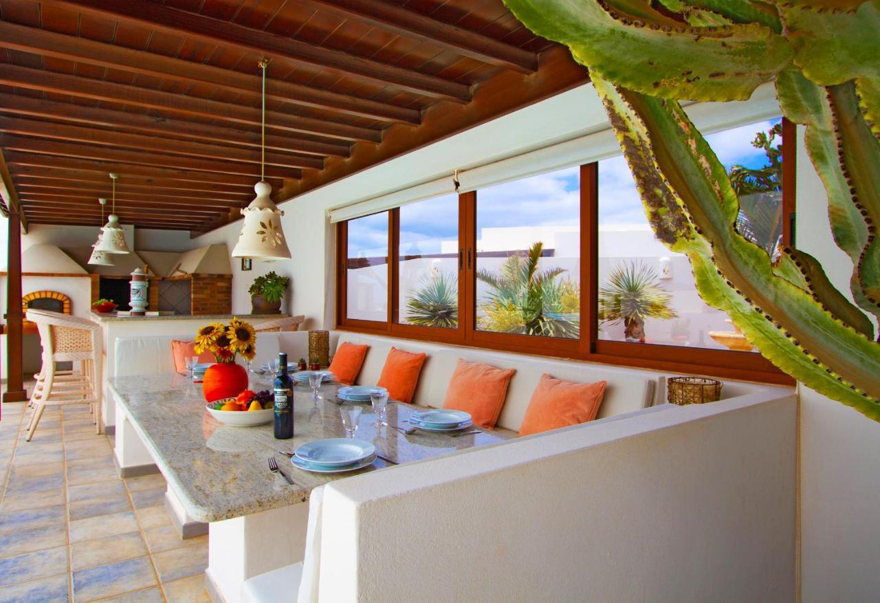 Las Chimeneas Playa Blanca  Exterior photo